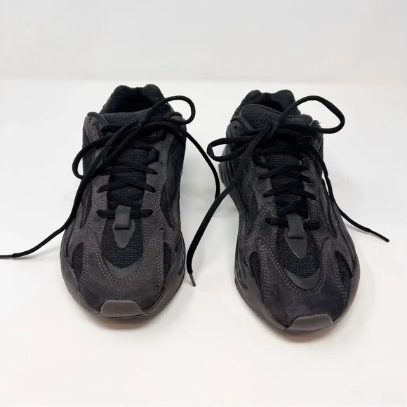 [Yeezy] Boost 700 V2 Vanta Black Athletic Sneakers